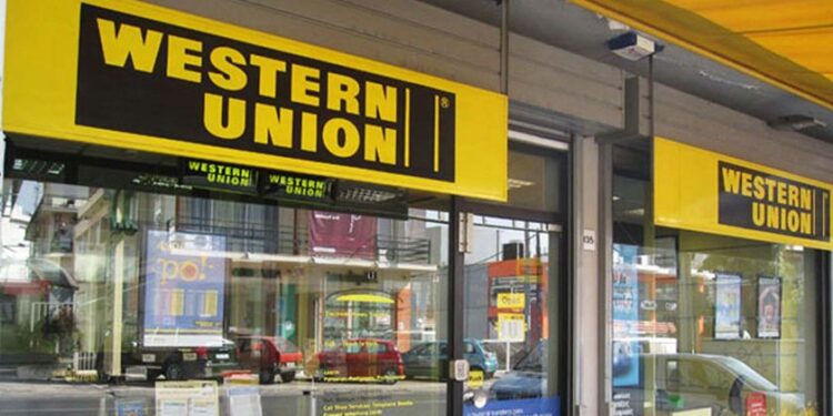 Western Union là dịch vụ chuyển tiền nhanh Quốc tế có trụ sở chính tại Mỹ. Hiện đã phát triển rộng rãi trên hơn 200 quốc gia và vùng lãnh thổ trên thế giới. Vì vậy, dù người bạn muốn chuyển đang ở bất kỳ quốc gia, vùng lãnh thổ nào, Western Union đều có thể hỗ trợ rất nhanh chóng. Thời gian chuyển chỉ từ 5 phút đến 1 tiếng là nhận được. Thủ tục chuyển - nhận tiền qua Western Union cũng tương đối đơn giản